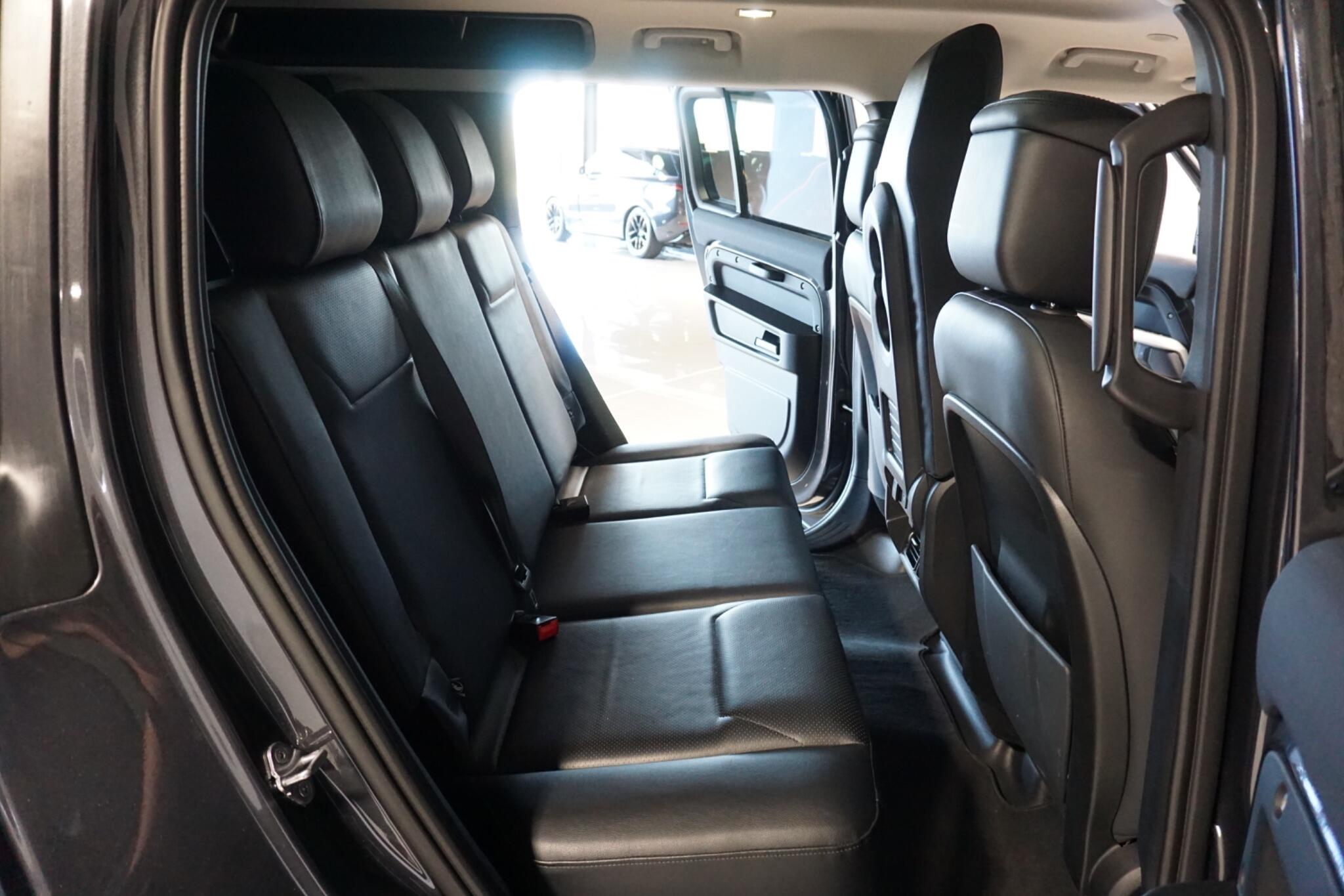 Land Rover Defender 110 3.0 D300 MHEV HSE Hard Top SUV 5dr Diesel Auto 4WD MWB Euro 6 (s/s) (300 ps)